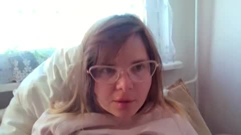 Elena online show from 11/27/25, 10:50