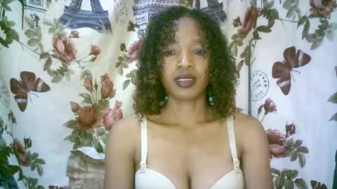 elenah013 online show from 12/16/25, 06:18