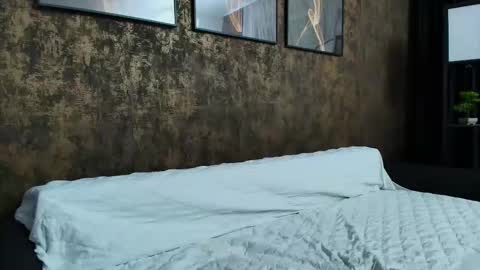 Hellen online show from 04/24/26, 06:54