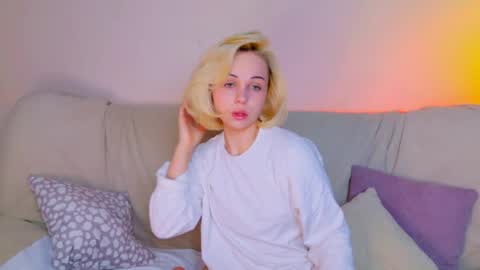 Snapshot of elenamonroe_ chatting on 05/11/26, 04:07 elenamonroe_ online show from 05/11/26, 04:07