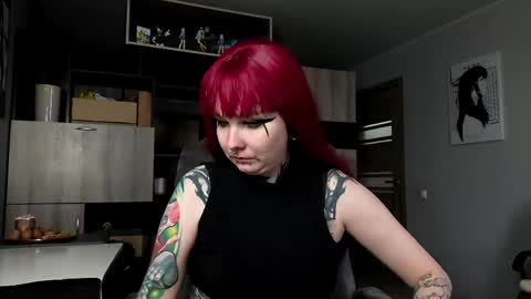 Snapshot of elenanickey chatting on 04/13/26, 02:33 Milana online show from 04/13/26, 02:33