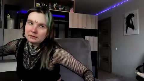 Snapshot of elenanickey chatting on 04/16/26, 12:39 Milana online show from 04/16/26, 12:39