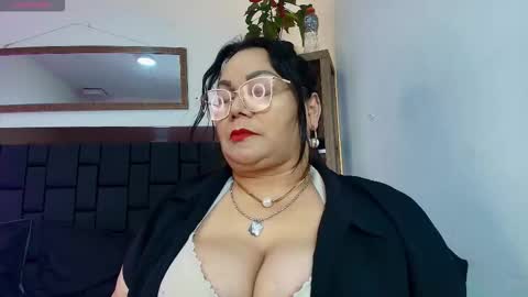 elenna_boobs_ online show from 03/26/26, 03:56