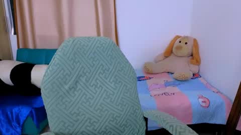 agnes online show from 09/18/25, 06:32