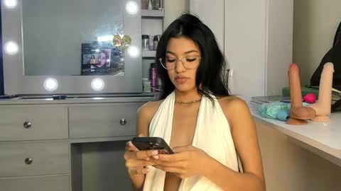 Snapshot of elettra_bennet chatting on 05/16/26, 02:19 elettra_bennet online show from 05/16/26, 02:19