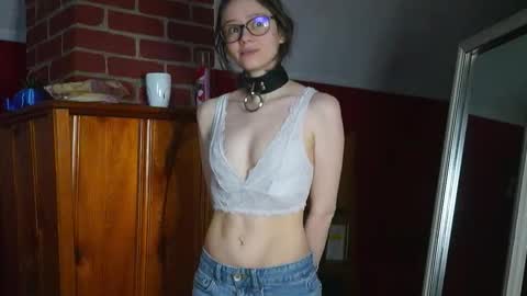 Snapshot of elfenemma chatting on 03/06/26, 11:23 Emma online show from 03/06/26, 11:23