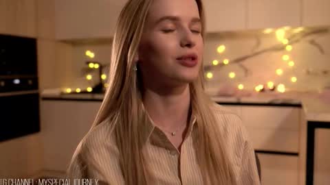 Eli online show from 11/21/25, 05:55