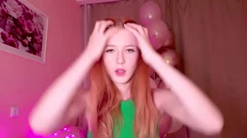 Snapshot of eli_vibe chatting on 09/28/25, 01:00 Eliza online show from 09/28/25, 01:00