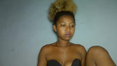 Snapshot of elia011 chatting on 01/11/25, 02:58 elia011 online show from 01/11/25, 02:58