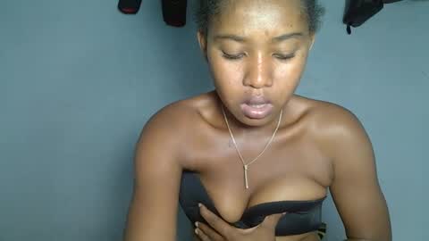 Snapshot of elia011 chatting on 01/14/25, 07:00 elia011 online show from 01/14/25, 07:00