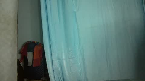 Snapshot of elia011 chatting on 01/15/25, 10:02 elia011 online show from 01/15/25, 10:02