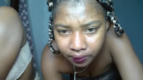 Snapshot of elia011 chatting on 01/19/25, 07:26 elia011 online show from 01/19/25, 07:26