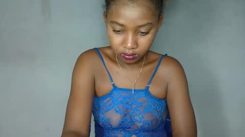 Snapshot of elia011 chatting on 02/04/25, 10:13 elia011 online show from 02/04/25, 10:13