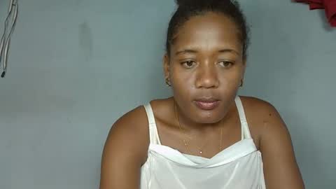 Snapshot of elia011 chatting on 02/05/25, 01:54 elia011 online show from 02/05/25, 01:54