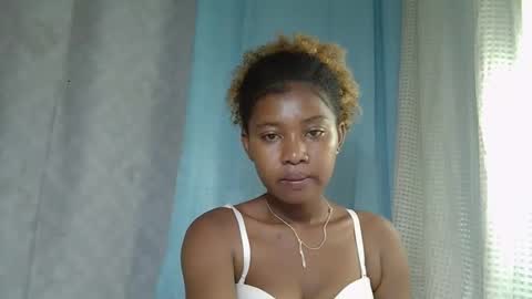 Snapshot of elia011 chatting on 02/22/25, 02:08 elia011 online show from 02/22/25, 02:08