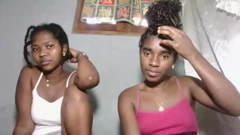 Snapshot of elia011 chatting on 11/08/25, 02:34 elia011 online show from 11/08/25, 02:34