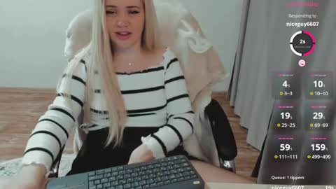 Snapshot of elia_ chatting on 05/11/26, 06:08 Ella online show from 05/11/26, 06:08