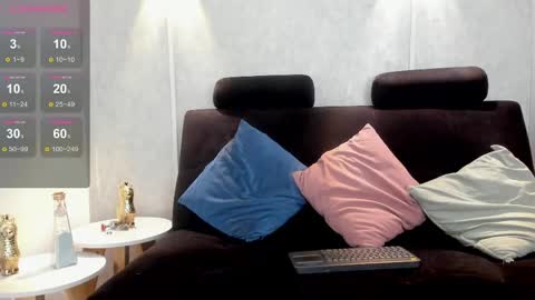 Snapshot of elian___ chatting on 09/28/25, 12:32 Elian online show from 09/28/25, 12:32