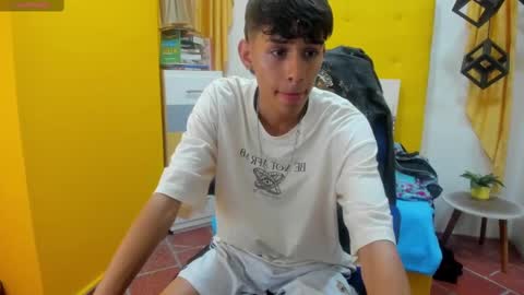 Snapshot of eliasblue chatting on 02/14/25, 04:04 E L I A S online show from 02/14/25, 04:04