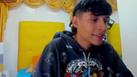 Snapshot of eliasblue chatting on 02/20/25, 03:23 E L I A S online show from 02/20/25, 03:23