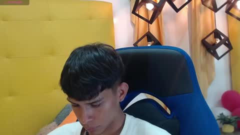 Snapshot of eliasblue chatting on 03/11/25, 07:58 E L I A S online show from 03/11/25, 07:58