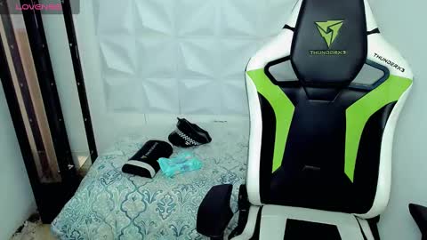 Snapshot of elii_797 chatting on 12/11/24, 01:06 bby-santy online show from 12/11/24, 01:06