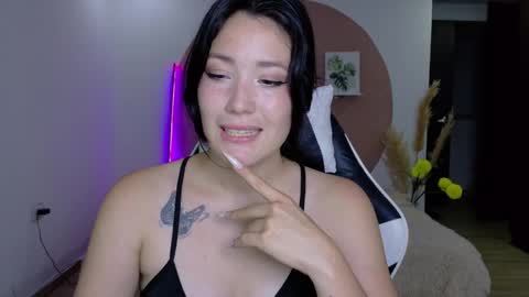 Snapshot of eliiih_ chatting on 04/21/26, 01:42 eliiih_ online show from 04/21/26, 01:42