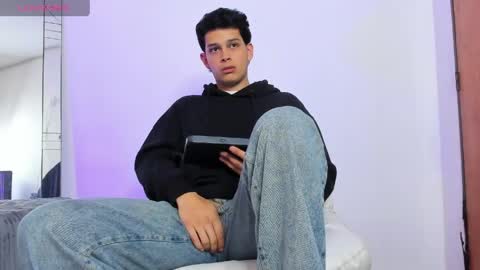 Snapshot of elijah_stoone chatting on 04/16/26, 01:12 elijah_stoone online show from 04/16/26, 01:12