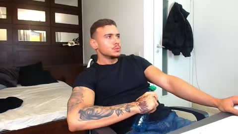Snapshot of elijahthorne chatting on 02/06/26, 09:45 ElijahThorne online show from 02/06/26, 09:45