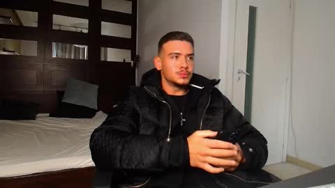 Snapshot of elijahthorne chatting on 02/26/26, 10:36 ElijahThorne online show from 02/26/26, 10:36