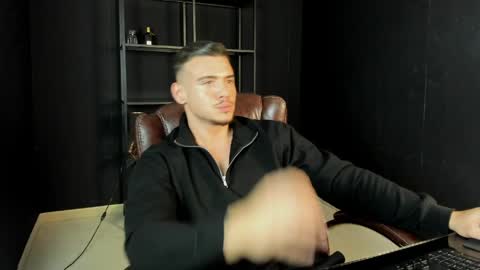 Snapshot of elijahthorne chatting on 04/01/26, 08:26 ElijahThorne online show from 04/01/26, 08:26