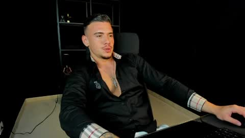 Snapshot of elijahthorne chatting on 04/09/26, 08:42 ElijahThorne online show from 04/09/26, 08:42