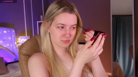 Snapshot of elina_nortas chatting on 02/24/25, 01:13 Elina online show from 02/24/25, 01:13