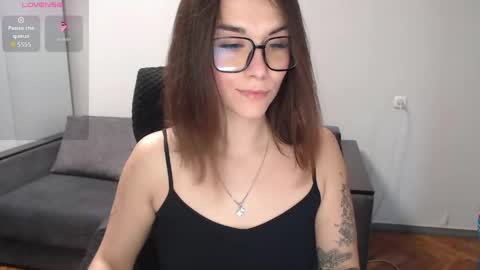 Snapshot of elina_posh chatting on 04/15/26, 12:12 Liza online show from 04/15/26, 12:12
