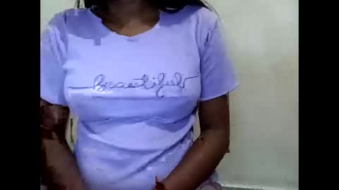 elina_roy03 online show from 01/18/26, 05:00