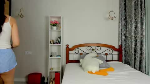 CutieJune online show from 05/24/26, 04:01