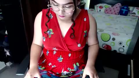 Snapshot of elinaax chatting on 03/07/25, 06:11 Elina online show from 03/07/25, 06:11