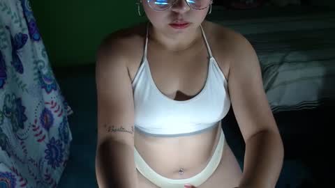 Snapshot of elinaax chatting on 09/20/25, 03:07 Elina online show from 09/20/25, 03:07