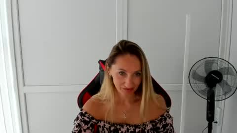 Milena online show from 06/26/26, 07:13