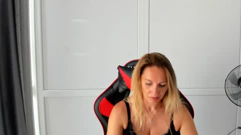 Milena online show from 07/03/26, 07:15