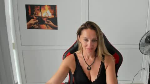 Milena online show from 07/24/26, 10:35