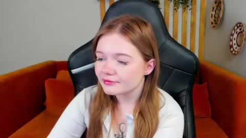 Snapshot of elinavale chatting on 06/26/26, 06:07 elinavale online show from 06/26/26, 06:07