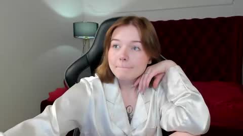 Snapshot of elinavale chatting on 07/06/26, 05:04 elinavale online show from 07/06/26, 05:04