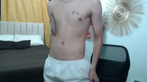 Snapshot of elio_collem chatting on 07/20/26, 10:39 ELIO online show from 07/20/26, 10:39