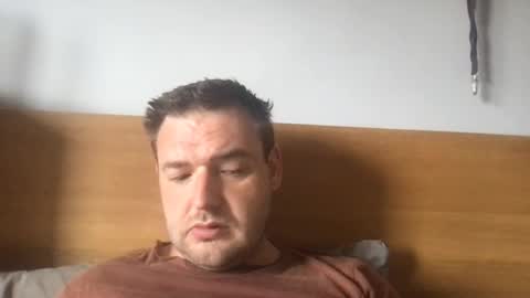 Snapshot of eliot26 chatting on 04/27/26, 11:08 e26 online show from 04/27/26, 11:08