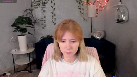 Snapshot of elira_vane chatting on 07/13/26, 02:58 Elira Vane online show from 07/13/26, 02:58