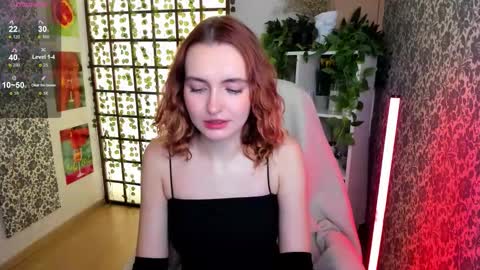 Snapshot of elis_cherry chatting on 10/13/25, 01:27 Elis online show from 10/13/25, 01:27