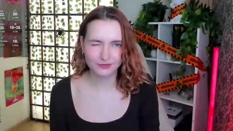 Snapshot of elis_cherry chatting on 10/25/25, 02:19 Elis online show from 10/25/25, 02:19