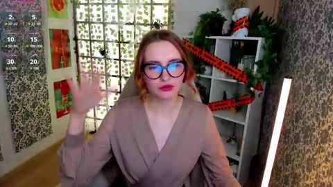 Snapshot of elis_cherry chatting on 11/17/25, 02:28 Elis online show from 11/17/25, 02:28