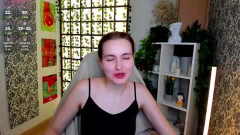 Snapshot of elis_cherry chatting on 11/29/25, 09:45 Elis online show from 11/29/25, 09:45